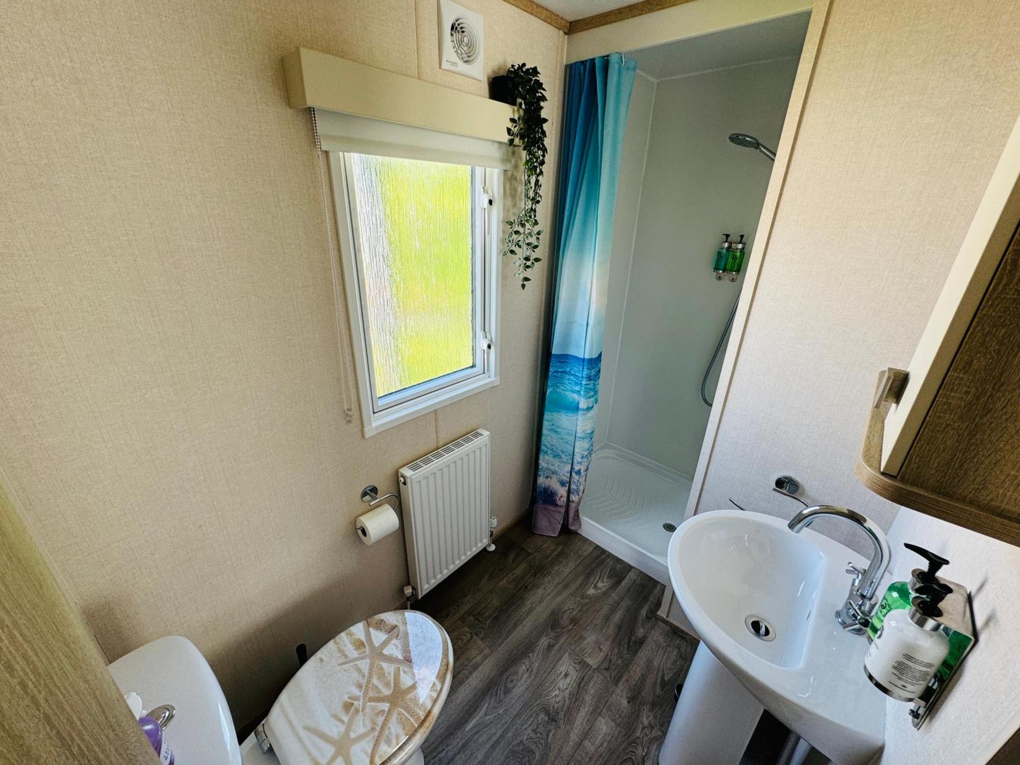 Rosa - Bournemouth Holiday Home 윔번민스터 외부 사진
