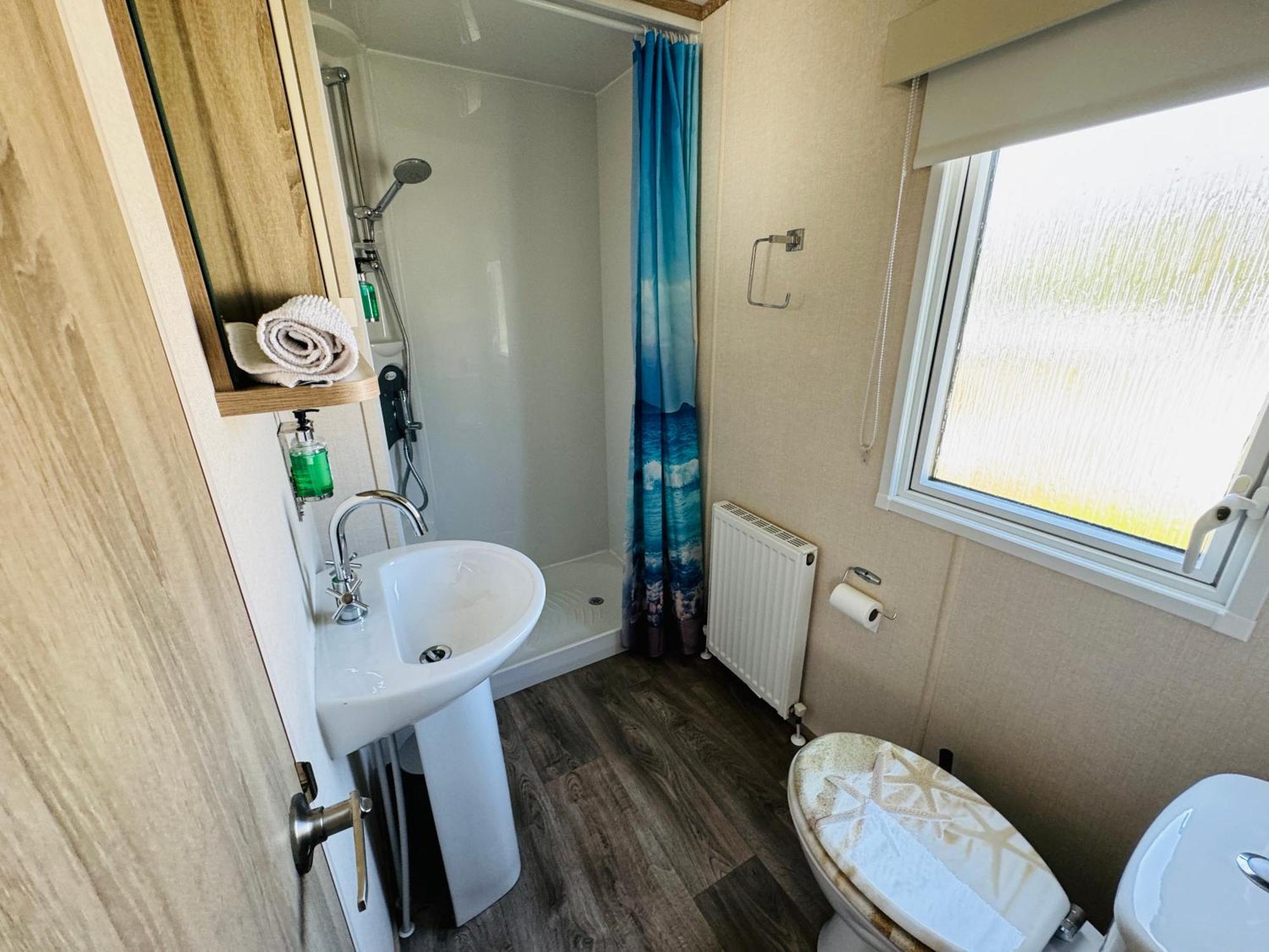 Rosa - Bournemouth Holiday Home 윔번민스터 외부 사진